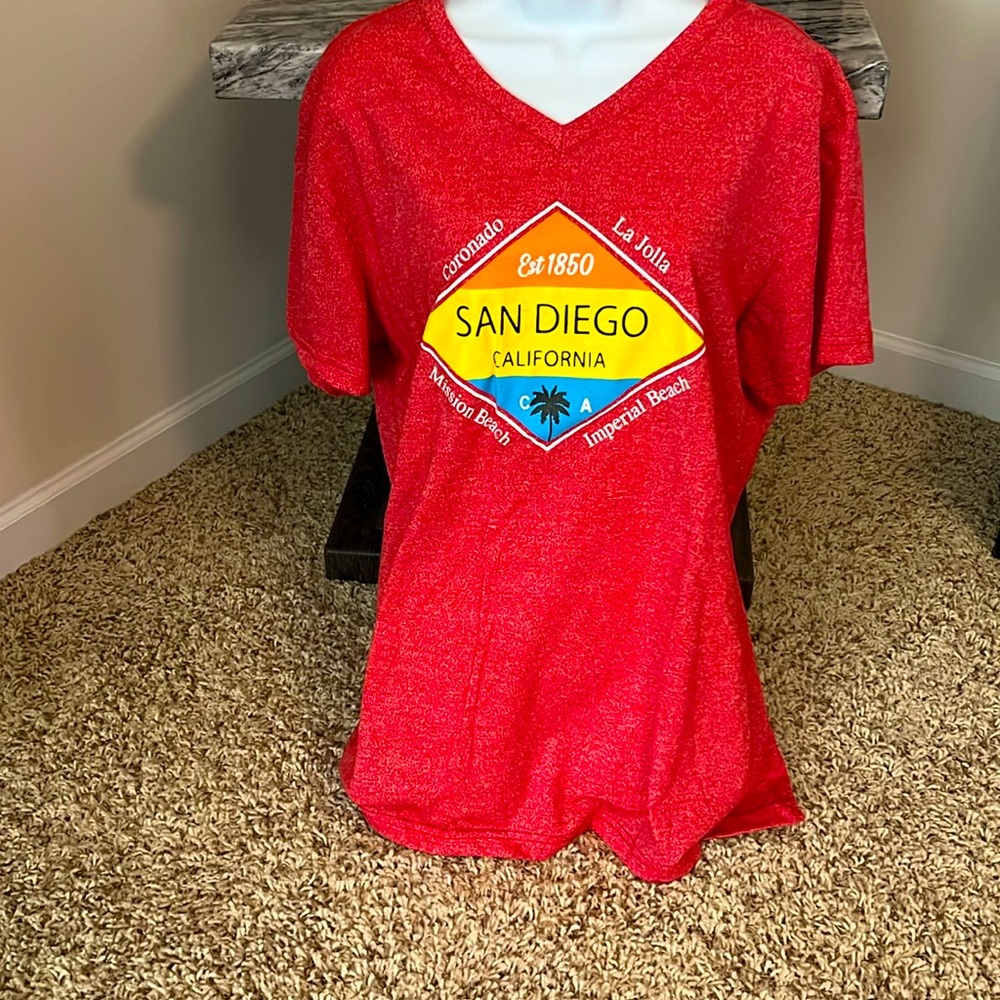 2xl v neck t-shirt.